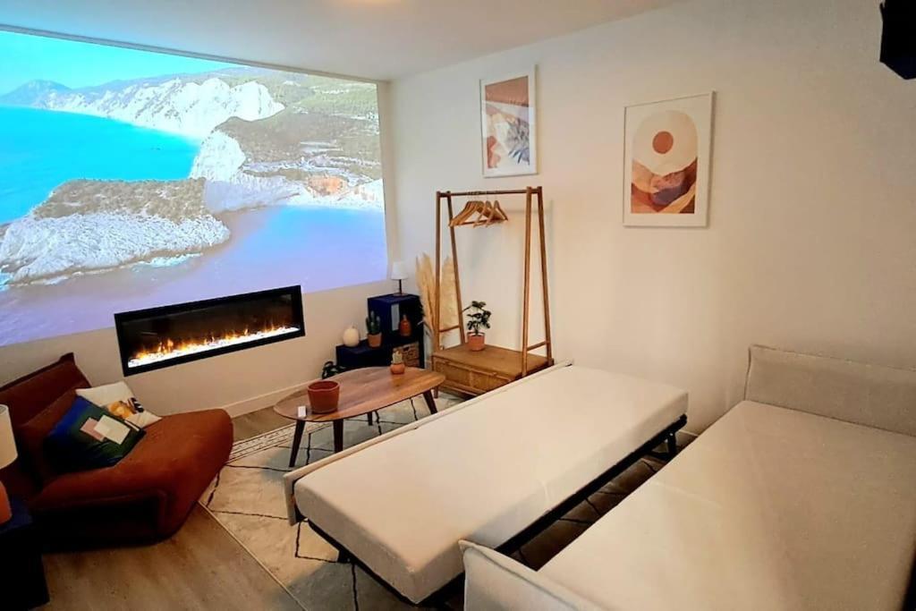Le Patio - Cinelodge Avec Jardin Poitiers Eksteriør bilde